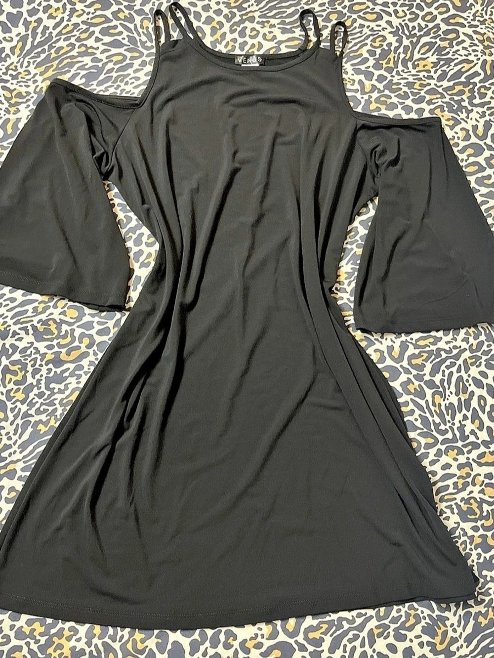 VENUS Black Cold Shoulder Mini Dress Size Large Like New